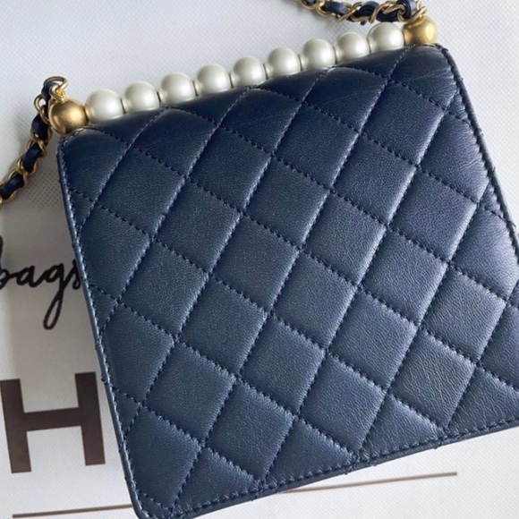 2020 Chanel Pearl flap bag - Picture 7 of 7